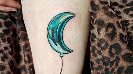 水彩小腿月亮纹身图案