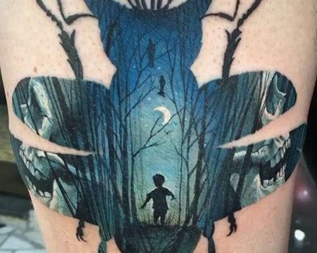 水彩大腿甲虫纹身图案