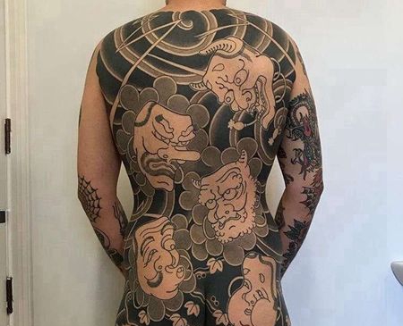 日式后背面具纹身图案