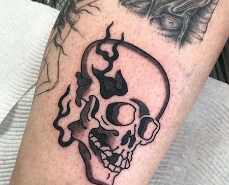 日式小腿骷髅纹身图案