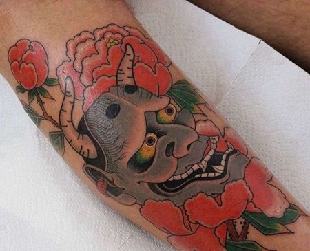 日式小腿般若牡丹纹身图案