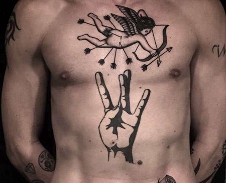 Old School前胸腹部丘比特玫瑰纹身图案