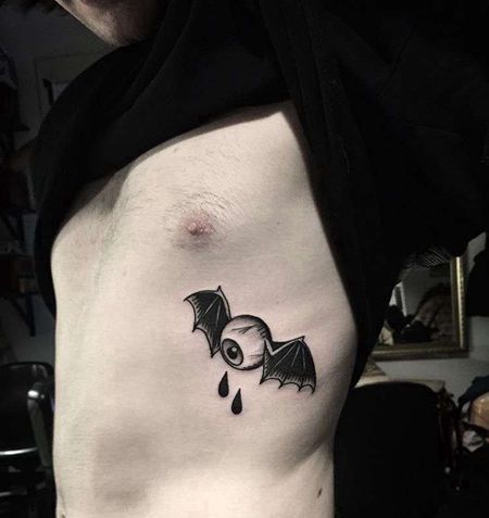 Old School侧腰眼球纹身图案