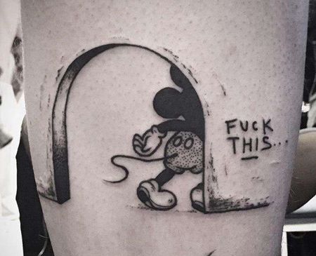 Old School大腿米老鼠纹身图案