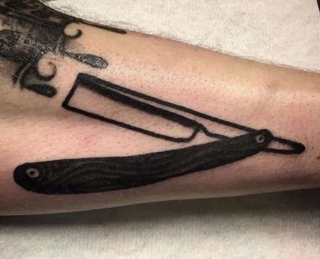 Old School小臂剃刀纹身图案