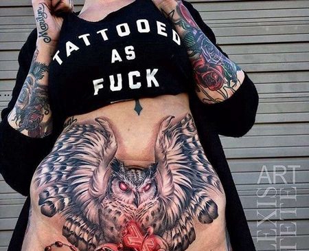 写实腹部猫头鹰纹身图案