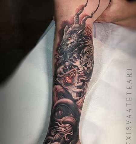 写实小腿羊狮子纹身图案