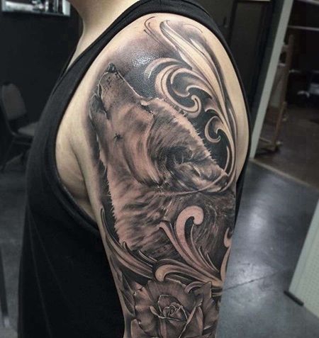 写实大臂狼玫瑰纹身图案