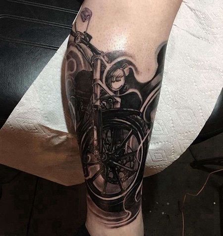 写实小腿机车纹身图案