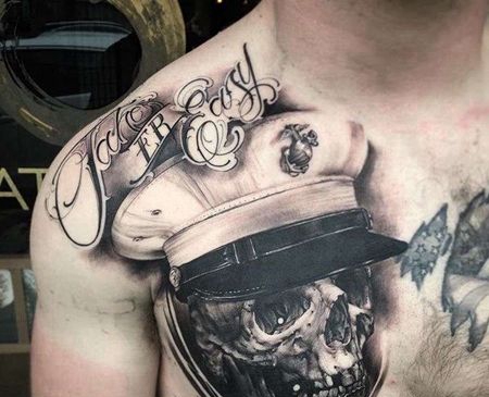 花体字肩上纹身图案