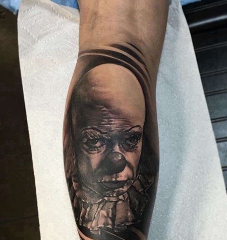 写实小腿小丑纹身图案