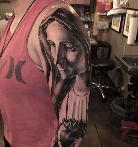 写实大臂圣母玛利亚纹身图案
