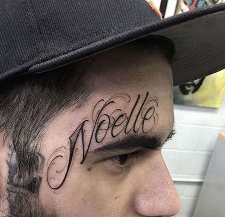 花体字额头纹身图案