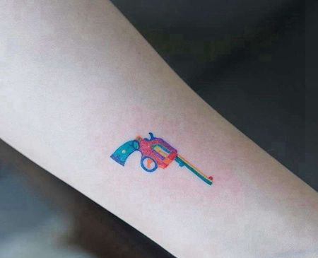 小清新小臂枪纹身图案