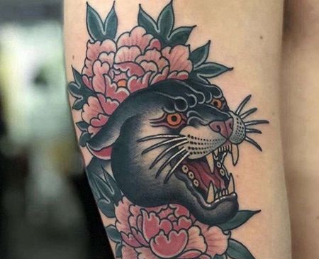 Old School大臂牡丹黑豹纹身图案
