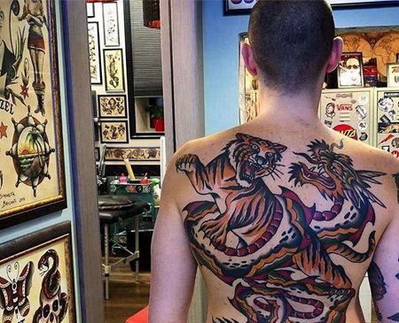 Old School后背龙老虎纹身图案