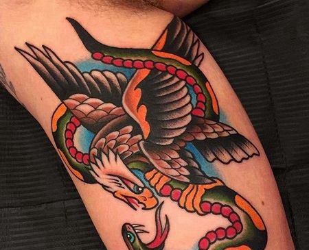 Old School大臂蛇老鹰纹身图案