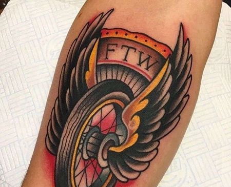 Old School小臂轮子纹身图案