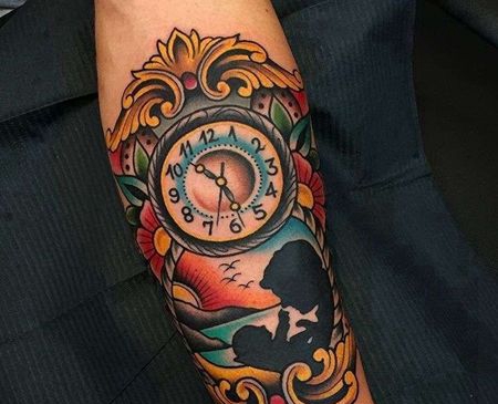 Old School小臂钟表纹身图案