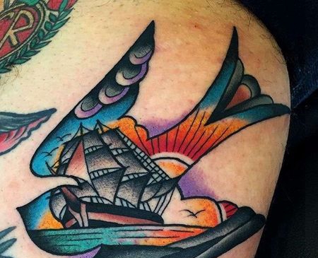 Old School大腿燕子帆船纹身图案