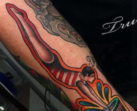 Old School小腿跳水员纹身图案