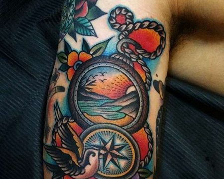 Old School大臂燕子指南针纹身图案