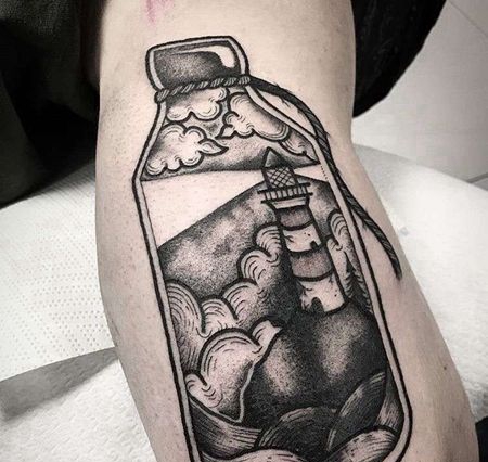 点刺小腿瓶子灯塔纹身图案