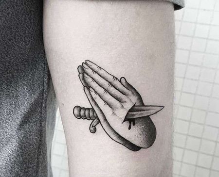 小清新大臂手匕首纹身图案