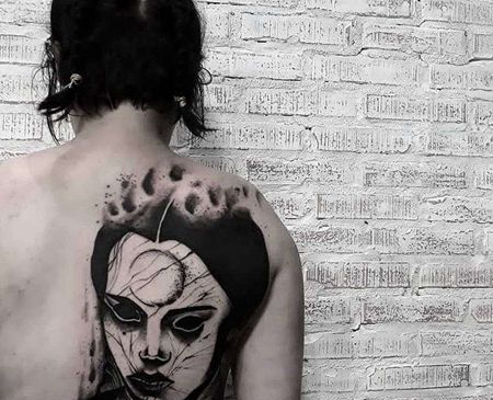 泼墨后背女人纹身图案
