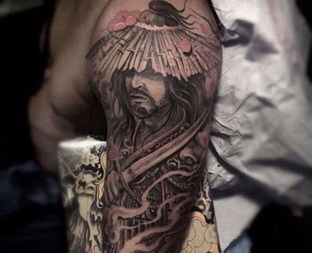 新传统大臂侠客纹身图案