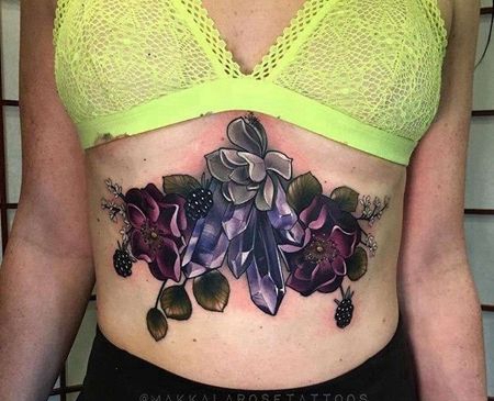 New School胸下宝石花卉纹身图案