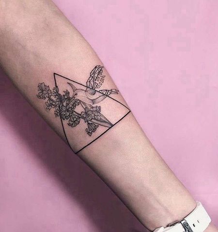点线几何小臂鸟纹身图案