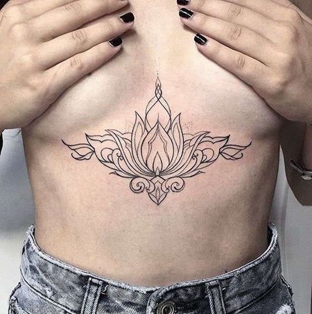 线条胸下繁花纹身图案