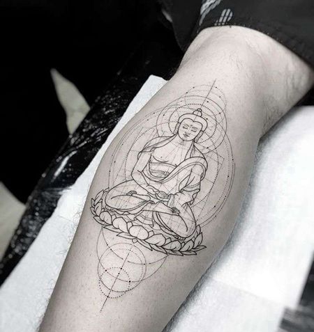 几何线条小臂佛纹身图案