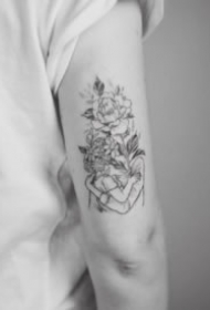 人物与花搭配的14款花头人身创意纹身作品