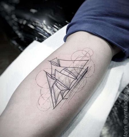 几何大臂帆船纹身图案