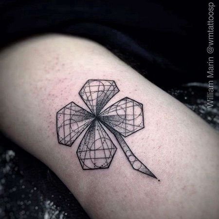 几何大臂四叶草纹身图案