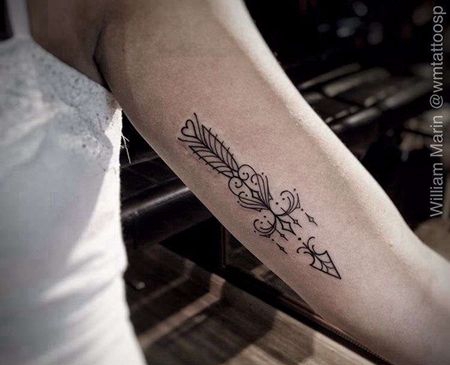 线条大臂箭纹身图案