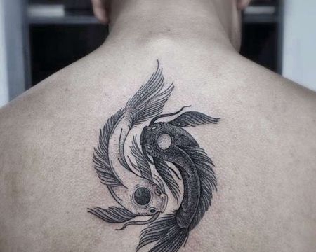 点刺后背鱼纹身图案
