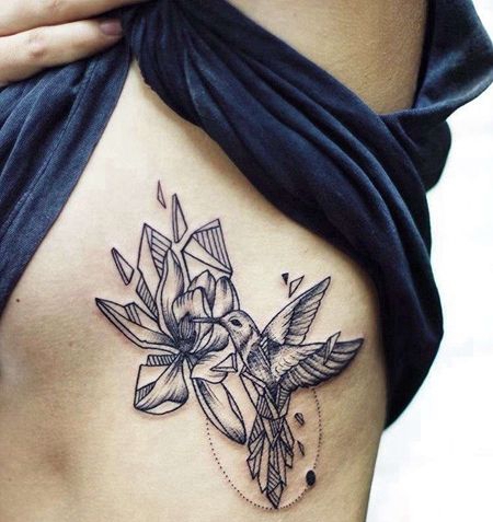 几何侧腰鸟纹身图案