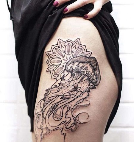 点线大腿纹身图案