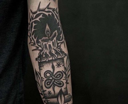 Old School胳膊蜡烛纹身图案