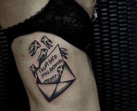 Old School侧腰信纹身图案