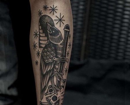 Old School小臂乌鸦匕首骷髅纹身图案
