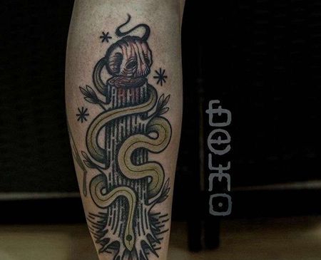 Old School小腿蜡烛骷髅蛇纹身图案