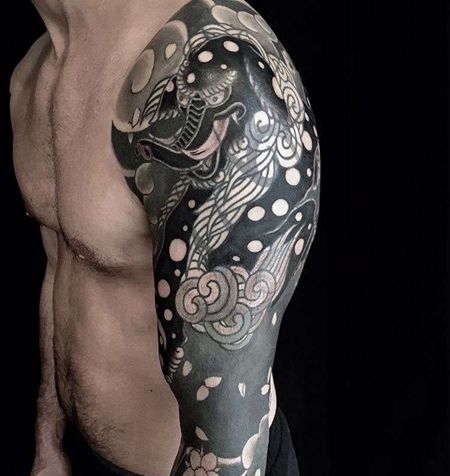 日式大臂大象纹身图案