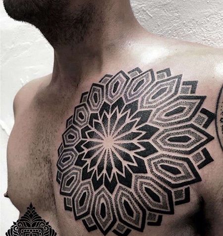 点刺几何前胸繁花纹身图案