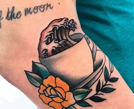 Old School小臂杯子海浪纹身图案