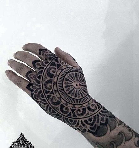 点刺几何手背繁花纹身图案