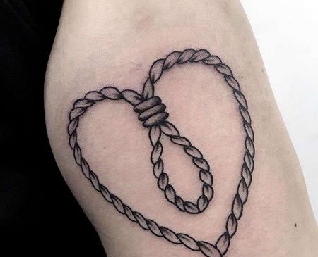 Old School小臂绳索心纹身图案